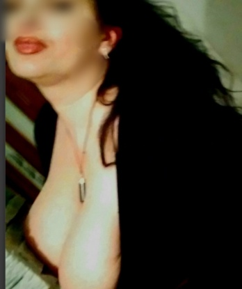 Молодая, стройная и горячая блондинка приглашает в гости состоятельных мужчин для ярких моментов наедине. Фото подтверждающее личность пришлю по запросу. 1156, 45 лет